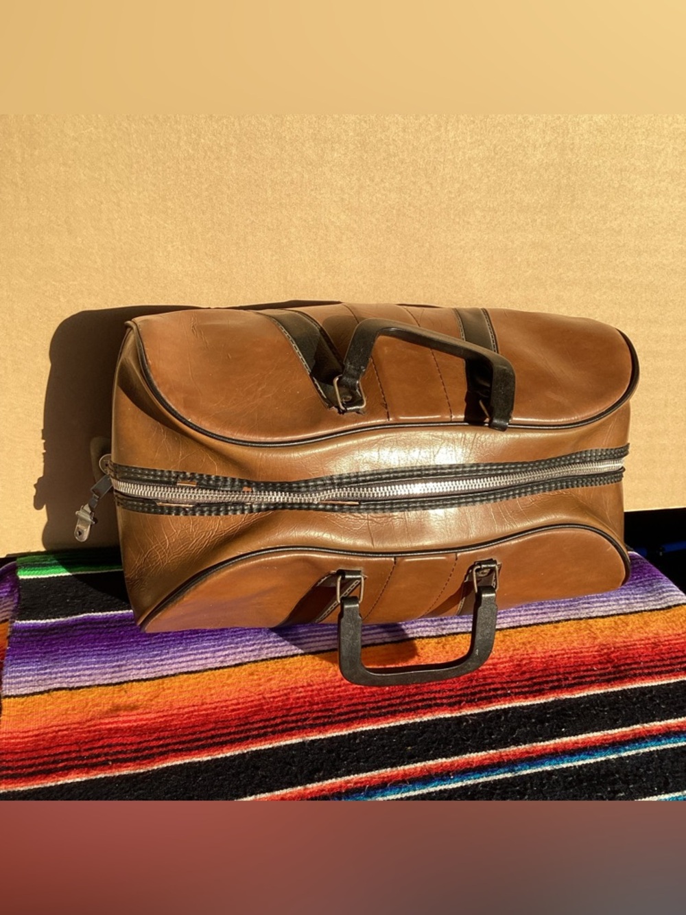 Vintage leather travel duffel bag with talon zippers - Picture 6 of 11
